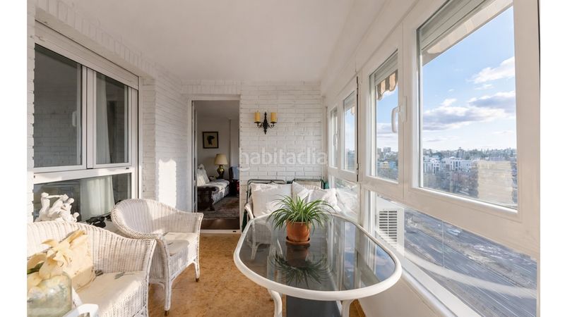 Foto 8bec7bd5-afcb-4fdf-81f2-12a93a3023b0. Pis amb calefacció aparcament piscina a Nueva España Madrid