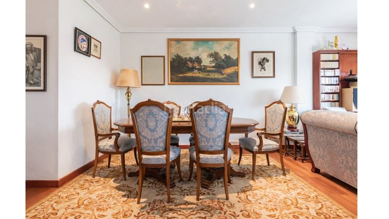 Foto e54a4534-b80e-47bd-b11a-0819e00a0a04. Pis amb calefacció aparcament piscina a Nueva España Madrid