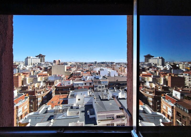 Foto 3f3d73d3-626d-4b9c-be8f-a694d6dad397. Pis amb calefacció aparcament a Guindalera Madrid