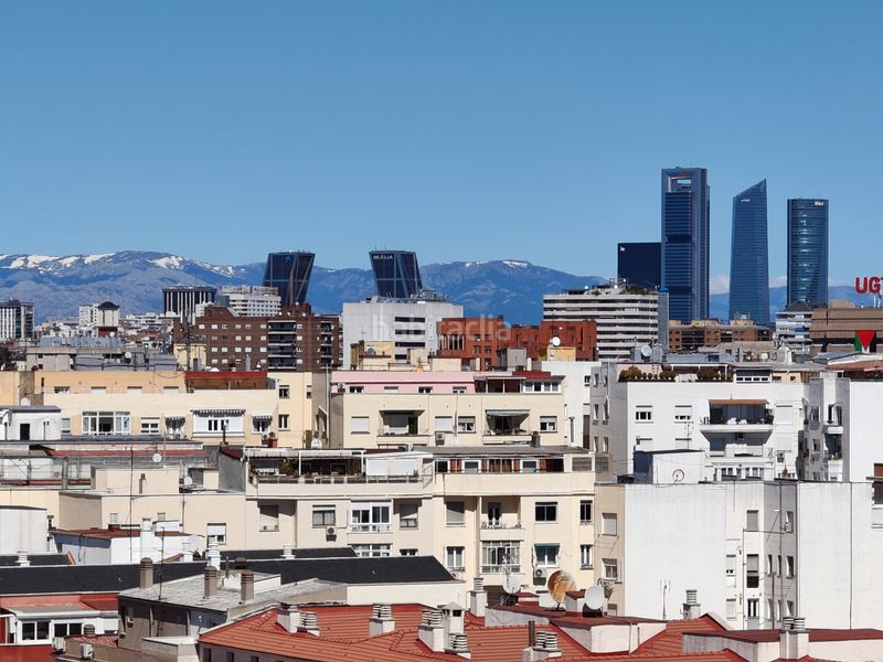 Foto d8d7819c-5aee-41d7-b4b7-723d463a0c17. Pis amb calefacció aparcament a Guindalera Madrid