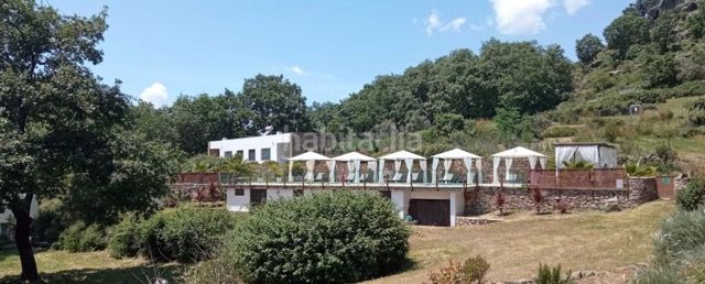 Foto 0a9624e4-a23b-47b8-bc41-63f1170f89a4. Edificio in Villamiel