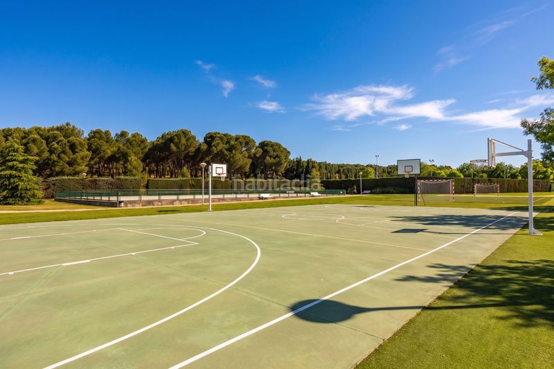 Foto e36f17da-6a41-496a-9349-5d2ae3c1e967. Pis amb calefacció aparcament piscina a Aravaca Madrid