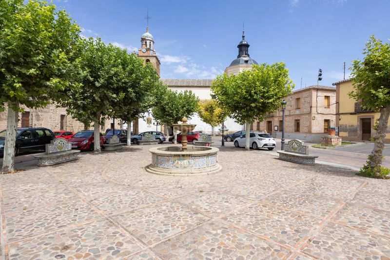 Foto 6cd680a5-6b61-4089-bbbc-ec6a871fac0f. Casa adossada a plaza santa catalina 2 a Puente del Arzobispo (El)