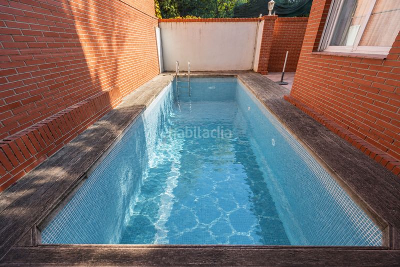 Foto b6af7af5-1f1e-478d-985c-0bbe6d7b0e18. Xalet amb calefacció aparcament piscina a Valdebebas - Valdefuentes Madrid