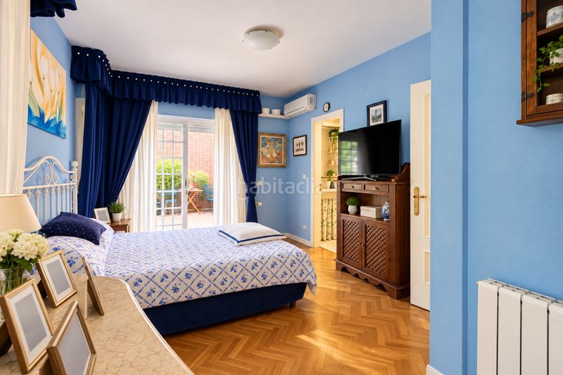 Foto be734df8-5f57-417d-add5-fbca2bd3acb6. Xalet amb calefacció aparcament piscina a Valdebebas - Valdefuentes Madrid