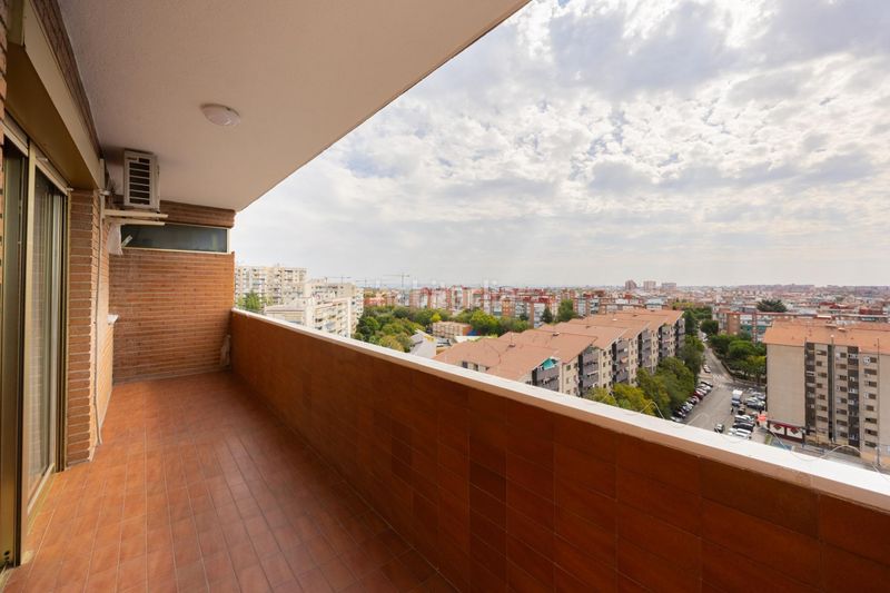 Foto dd1b238d-a605-4071-8d66-7f54543c81ca. Pis amb calefacció piscina a San Pascual Madrid