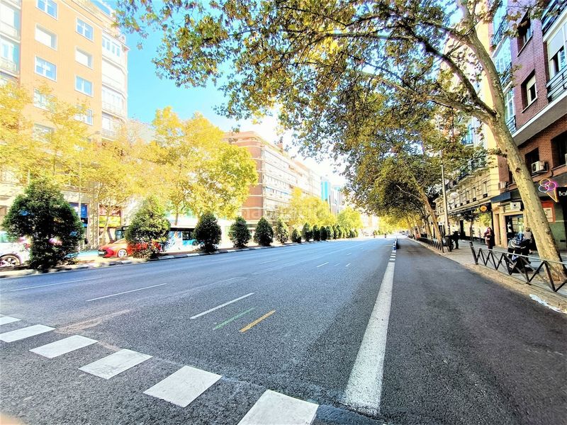 Foto 582946a8-8c57-431e-8aaf-e51a4b34bb3d. Alquiler parking coche en calle de cartagena 44 en Madrid