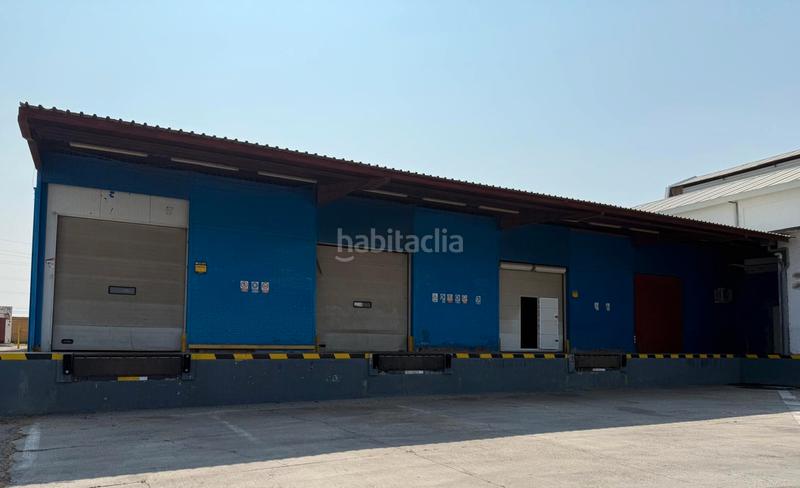 Foto 58d632ae-c7bd-4829-a7f4-3be274ffee3c. Affitto capannone industriale in carretera cadiz nacional iv 27c in Sevilla