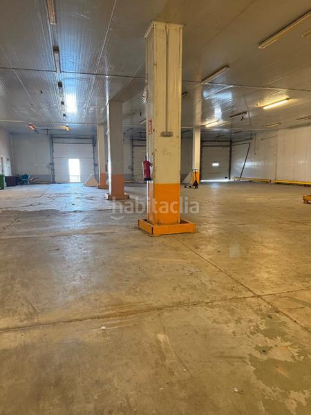 Foto 8652cef6-e4d7-48e6-91b5-02848931774c. Location bâtiment à usage industriel dans carretera cadiz nacional iv 27c dans Sevilla