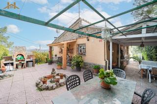 Chalet en Tiemblo (El). Chalet independiente con vistas