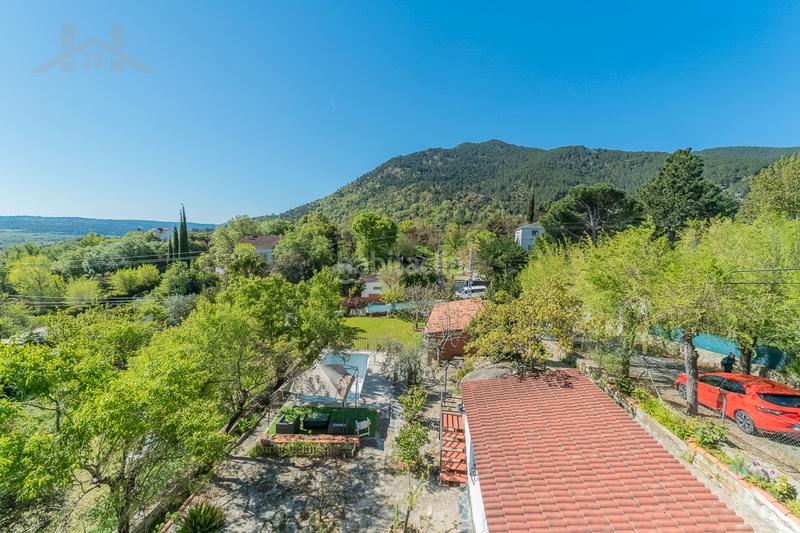 Foto 1e6a3f4d-b3a4-4047-903a-71d265d2fc03. Xalet amb calefacció aparcament piscina a Tiemblo (El)