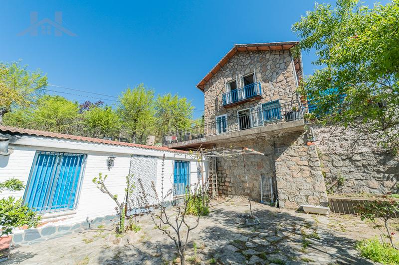 Foto c3530e7f-9b1d-4536-acb6-e275db0a2f48. Xalet amb calefacció aparcament piscina a Tiemblo (El)