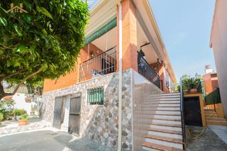 Xalet a Tiemblo (El). Chalet independiente con vistas