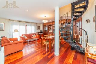 Reihenhaus in San Martín de Valdeiglesias. Chalet adosado en el centro de 295m2