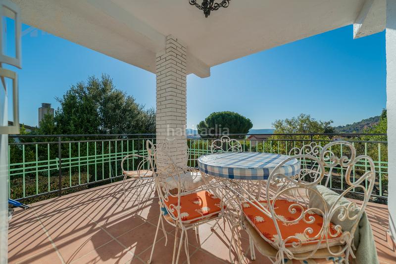 Foto a076681e-bbf4-43e1-aab5-3a6334a4e8da. Chalet  independiente con parcela de 900m2 en Tiemblo (El)