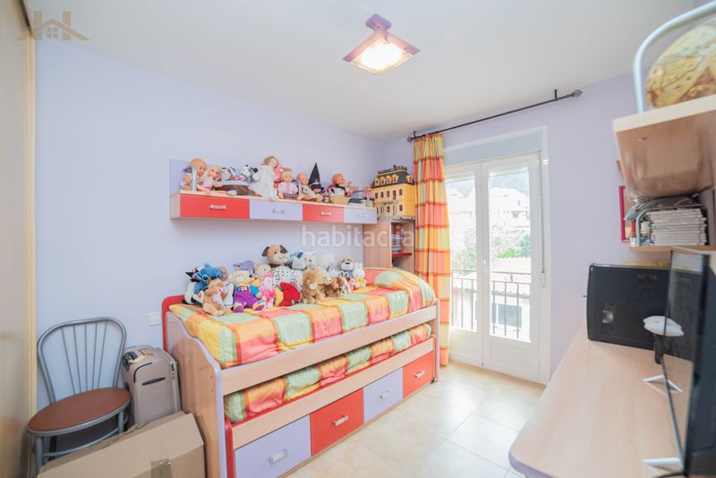 Foto a4648c7d-6af8-45c8-a6a8-5d2d5084b53a. Casa aparellada amb xemeneia calefacció a Tiemblo (El)