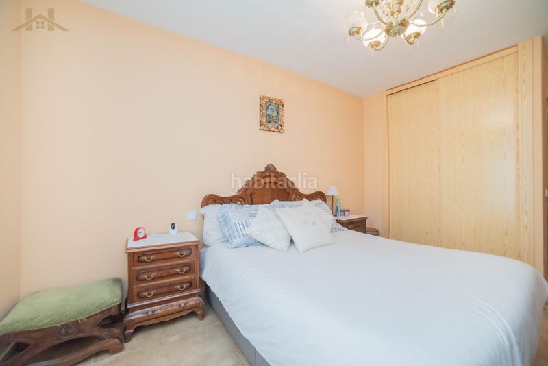 Foto d1624df9-3f23-405e-95c2-a852da0da19c. Casa aparellada amb xemeneia calefacció a Tiemblo (El)