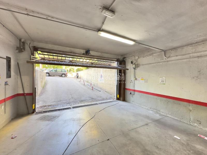 Foto a0540855-0166-443f-b457-aec213c33266. Parking coche boxplaza de garaje en venta en El Soto Móstoles