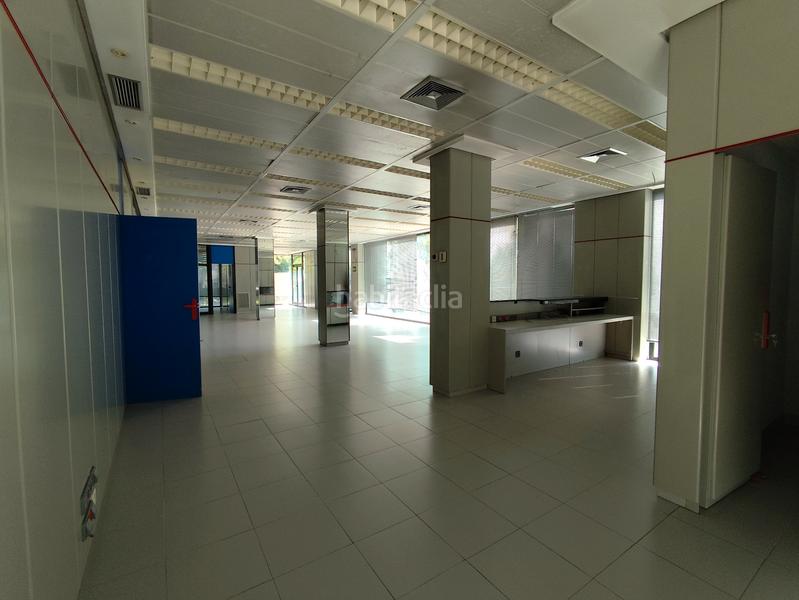 Foto f7ff6781-3bfe-48ea-94a2-50481fb6ae3d. Alquiler local comercial en calle de los hermanos machado 4 ¡amplio local en alquiler con múltiples posibilidades! en Móstoles