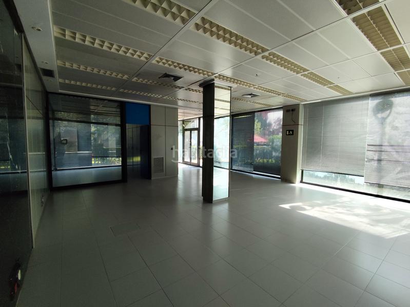 Foto 5842af1d-75ce-4e3e-9b8c-fd0f204f3234. Rent business premise in calle de los hermanos machado 4 in Móstoles