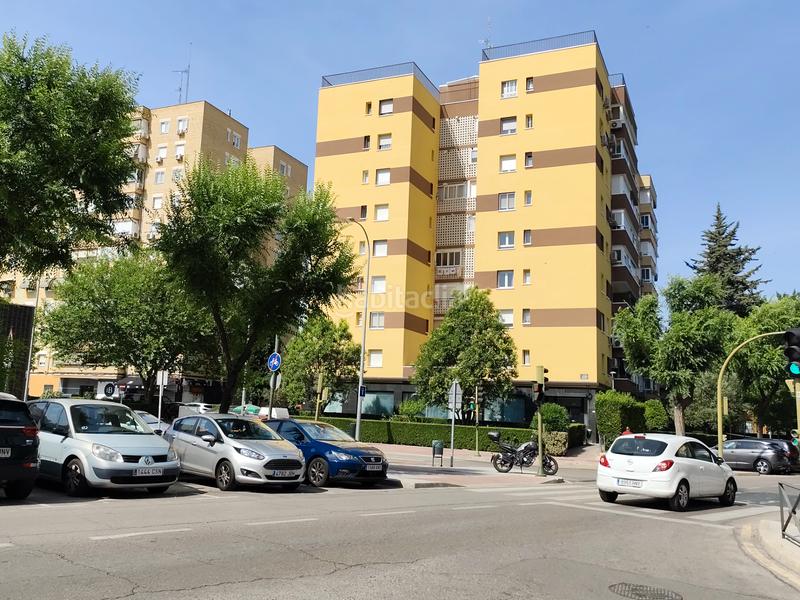 Foto fcb26e83-0c39-4cd7-bbbb-d9e17e8bced9. Rent business premise in calle de los hermanos machado 4 in Móstoles