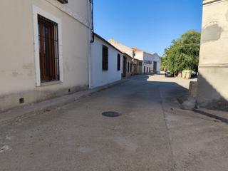 Casa aparellada  Calle portugalejo. Mejor precio imposible