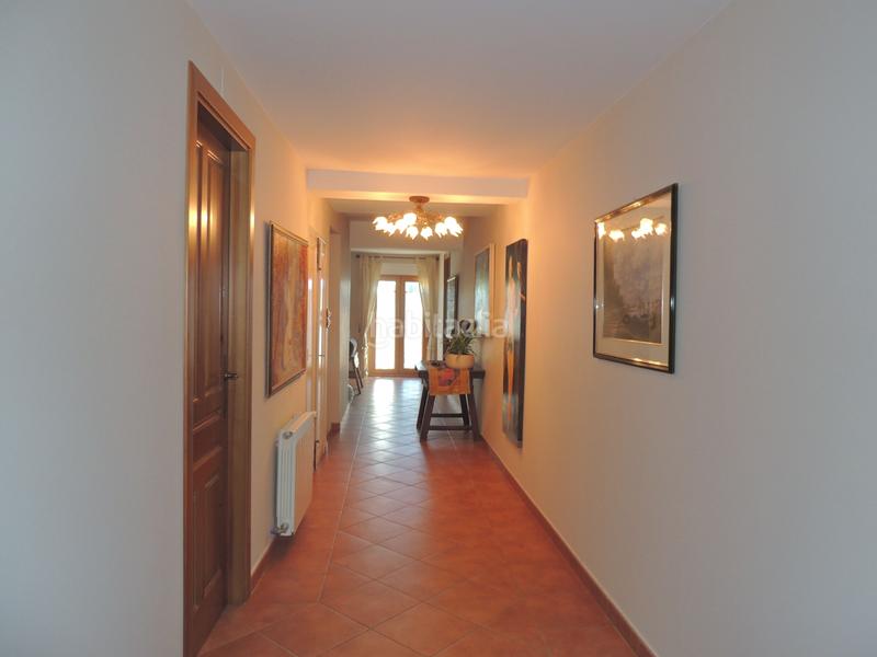 Foto 04b652e1-04be-4bc7-ad6e-a4d091d833a2. Casa adossada a Yunquera de Henares