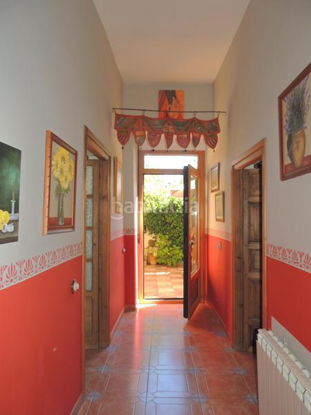 Foto f1f71ec4-243f-4f18-8ab4-9c7c8b6d3064. Casa adossada a Yunquera de Henares