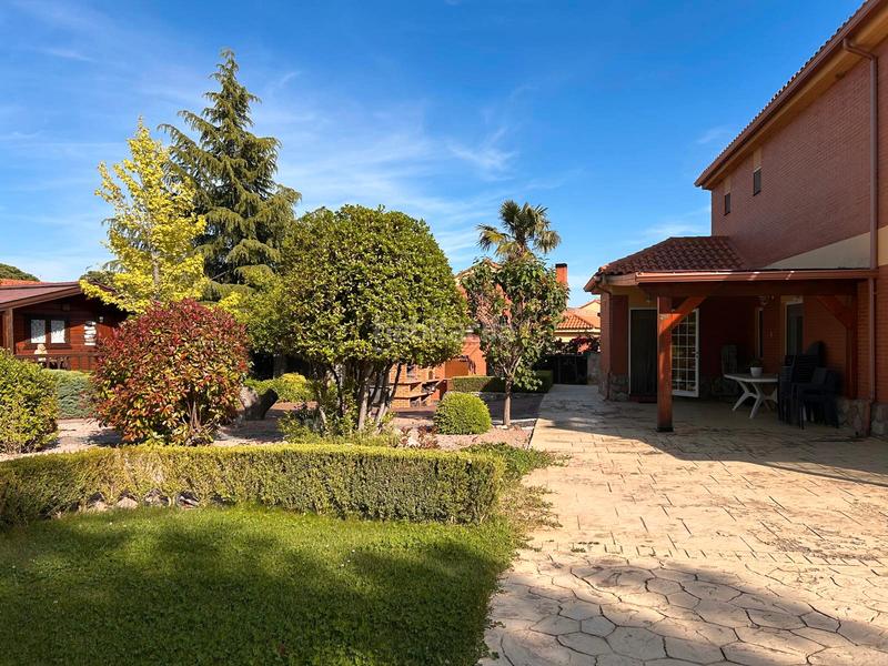 Foto 2303510a-7658-4e30-8e38-e8789765c42f. Chalet  independiente en parcela 1.020m2 en Chiloeches