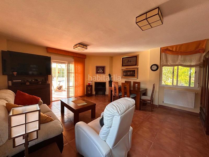 Foto 2f2b560a-920d-40fa-8971-f93e8e77151d. Chalet  independiente en parcela 1.020m2 en Chiloeches