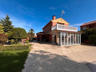 Chalet  Calle de carramonte. Chalet independiente en parcela 1.020m2