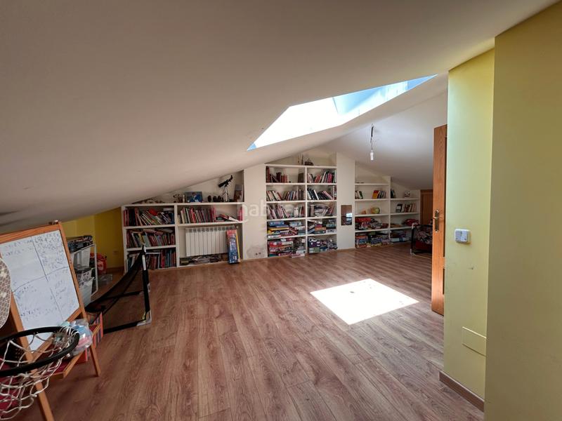 Foto 24541b7c-9eb0-4d1c-9122-da7866c0f884. Semi detached house with parking in Tórtola de Henares