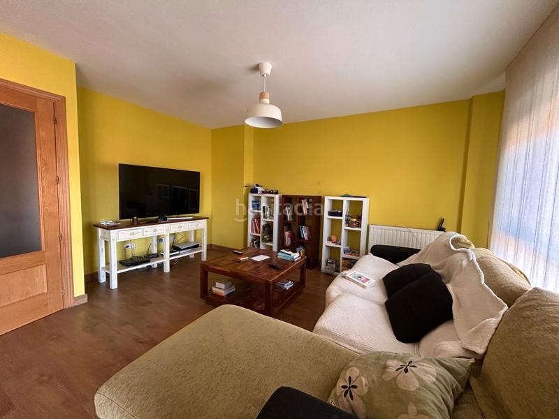 Foto dce11bac-e522-4a3e-ad0c-2b8d1cc374d5. Semi detached house with parking in Tórtola de Henares