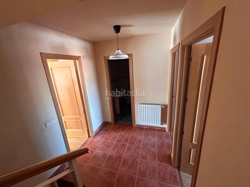 Foto f1f746b8-0597-4958-83c4-ddb09f95156c. Semi detached house with parking in Tórtola de Henares