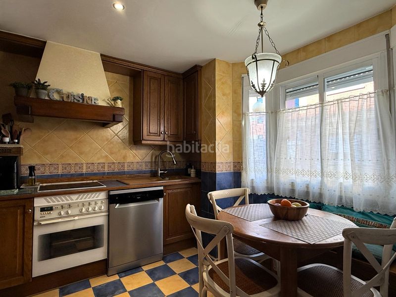 Foto a27bb038-41b6-4db8-b6b8-60b46b4a33e0. Casa adossada amb xemeneia calefacció piscina a Estación-Manantiales Guadalajara