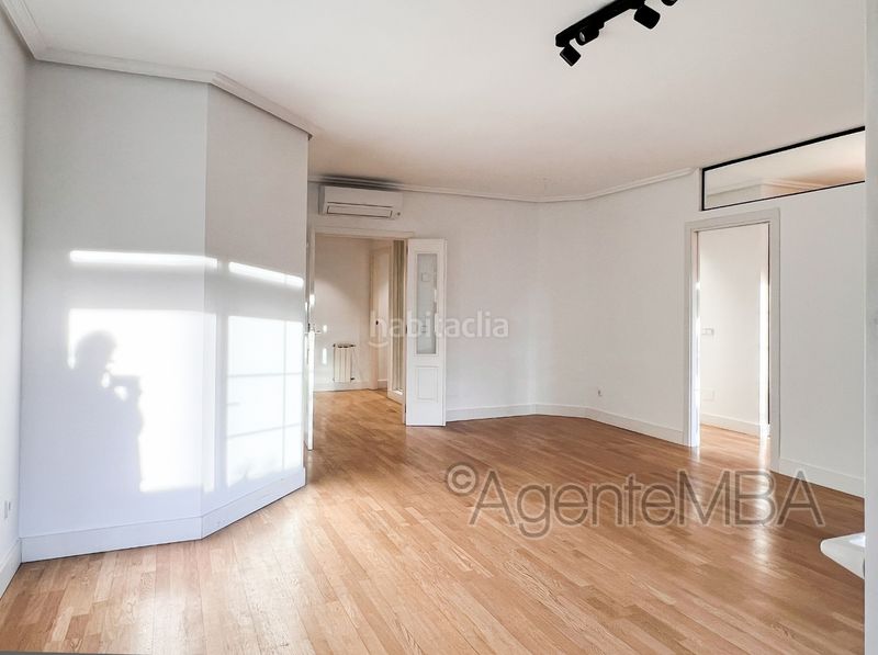 Foto e105d1e8-5686-43b4-af2a-25e730fdeed0. Alquiler piso en calle isaac albéniz 18 fantástico piso con 16 m2 aprox. de terraza. tres habitaciones, 2 baños, envidiable vistas al golf. en Majadahonda