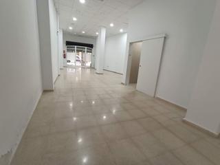 Business premise in Norte. Local centrico con posibilidad de convertir a vivienda
