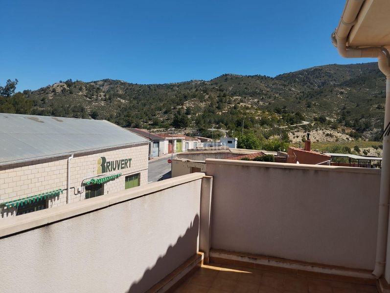 Foto b1e75d23-65eb-416a-85d9-fd312f1d22b0. Casa adossada amb calefacció aparcament a Tibi