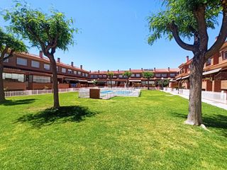 Location Maison jumelée à Parque Lo Torrent. Adosado alquiler san vicente!!