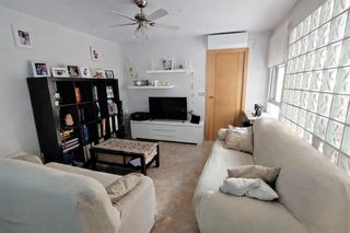 Miete Etagenwohnung in Calle pintor sorolla 4. Piso para alquiler de estudiantes.