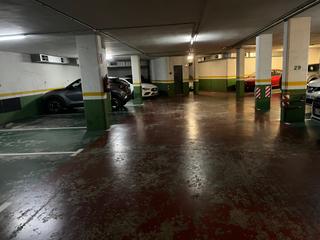 Rent Car parking in N/a. Plaça de lloguer gran a la ronda zamenhoff.