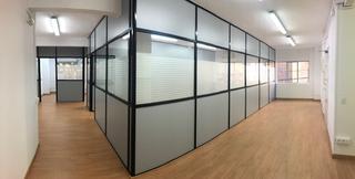 Rent Office space  Carrer de sant antoni. Despatx cantoner al carrer sant antoni amb carrer de gracia.