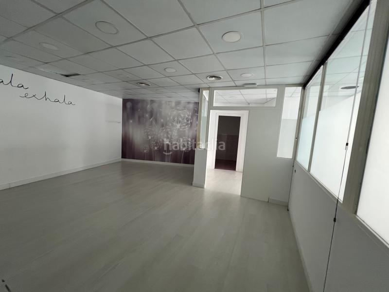 Foto 13929132-7745-4b8c-a2b4-2b1427115500. Alquiler local comercial edifici en lloguer al Centre . en Sabadell