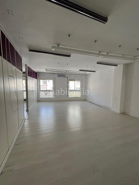 Foto 13372762-7324-4650-acde-79a81b7fed65. Location local commercial dans Centre Sabadell