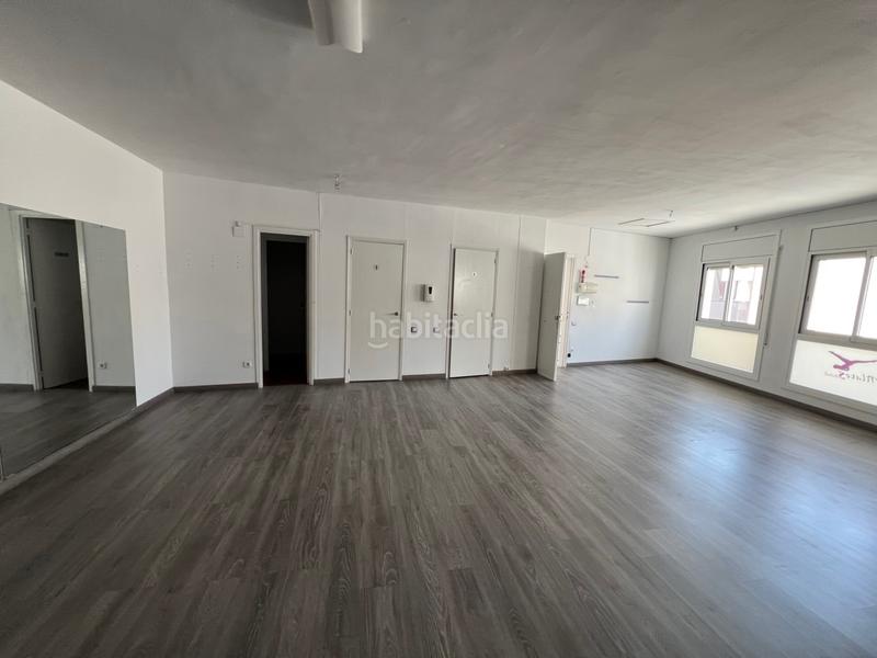 Foto b08aa1b3-19e1-4642-a604-0539f63aa7ec. Location local commercial dans Centre Sabadell