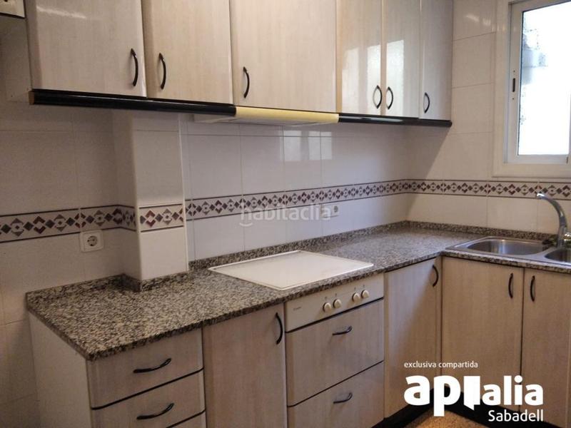 Foto 0ec25d50-ce84-4547-9fbd-c9ce5d426378. Piso pis venda 4hab. avda. concordia, nomes per inversors. en Sabadell