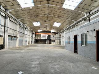 Lloguer Nau industrial  Carretera de molins de rei. Nau industrial 780m2. + altell de 80m2. a la ctra. molins de rei