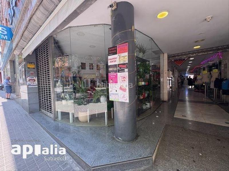 Foto 24511a9e-d97c-4720-9c5a-80bf58b62d2f. Local comercial  en venda a l'avinguda. en Sabadell