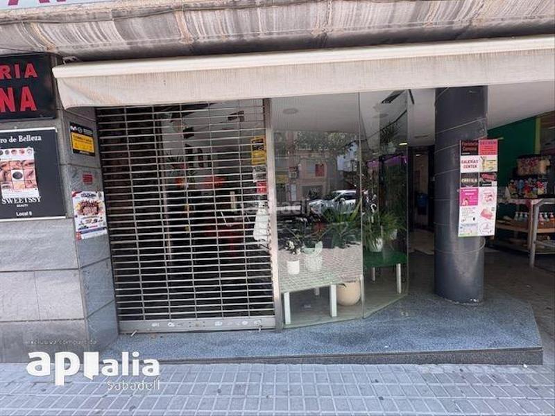 Foto 8f8ea17d-1093-4e55-b785-23f754bdb883. Local comercial  en venda a l'avinguda. en Sabadell