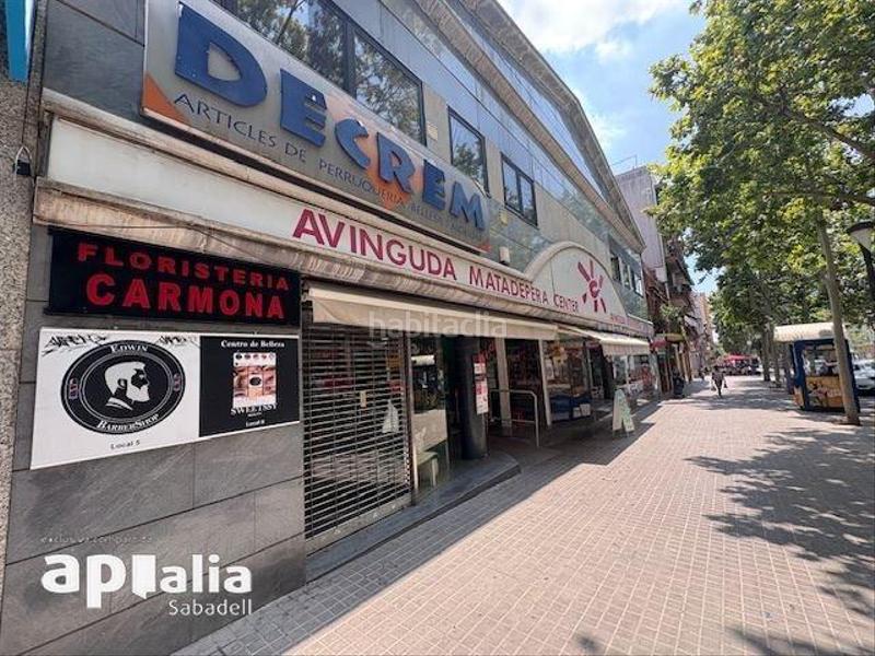 Foto a19708f1-0fbf-4485-b601-aef81c832a3e. Local comercial  en venda a l'avinguda. en Sabadell